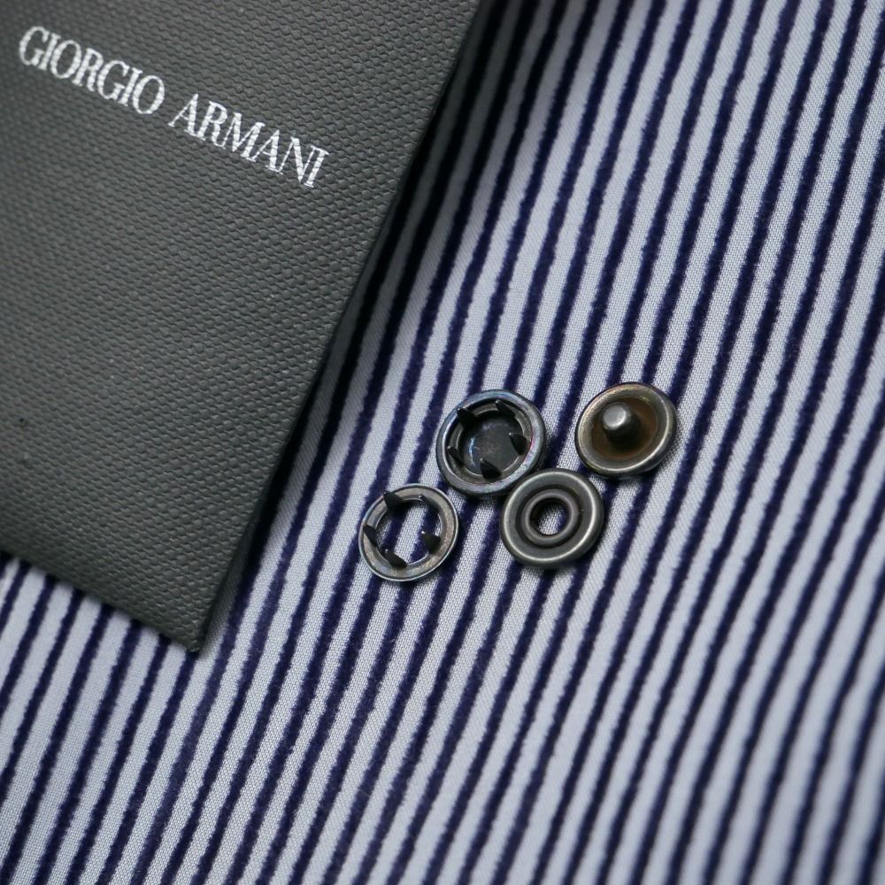 美品　ジョルジオ アルマーニ　テーラードジャケット　ストライプ柄　ロゴ入りボタン ジョルジオアルマーニ Giorgio Armani ジャケット イタリア製