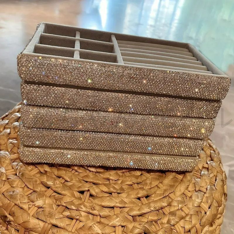 グレースエードアクセサリーケース 2025新品?未使用】スエード ケース ジュエリーボックス 18グリッド