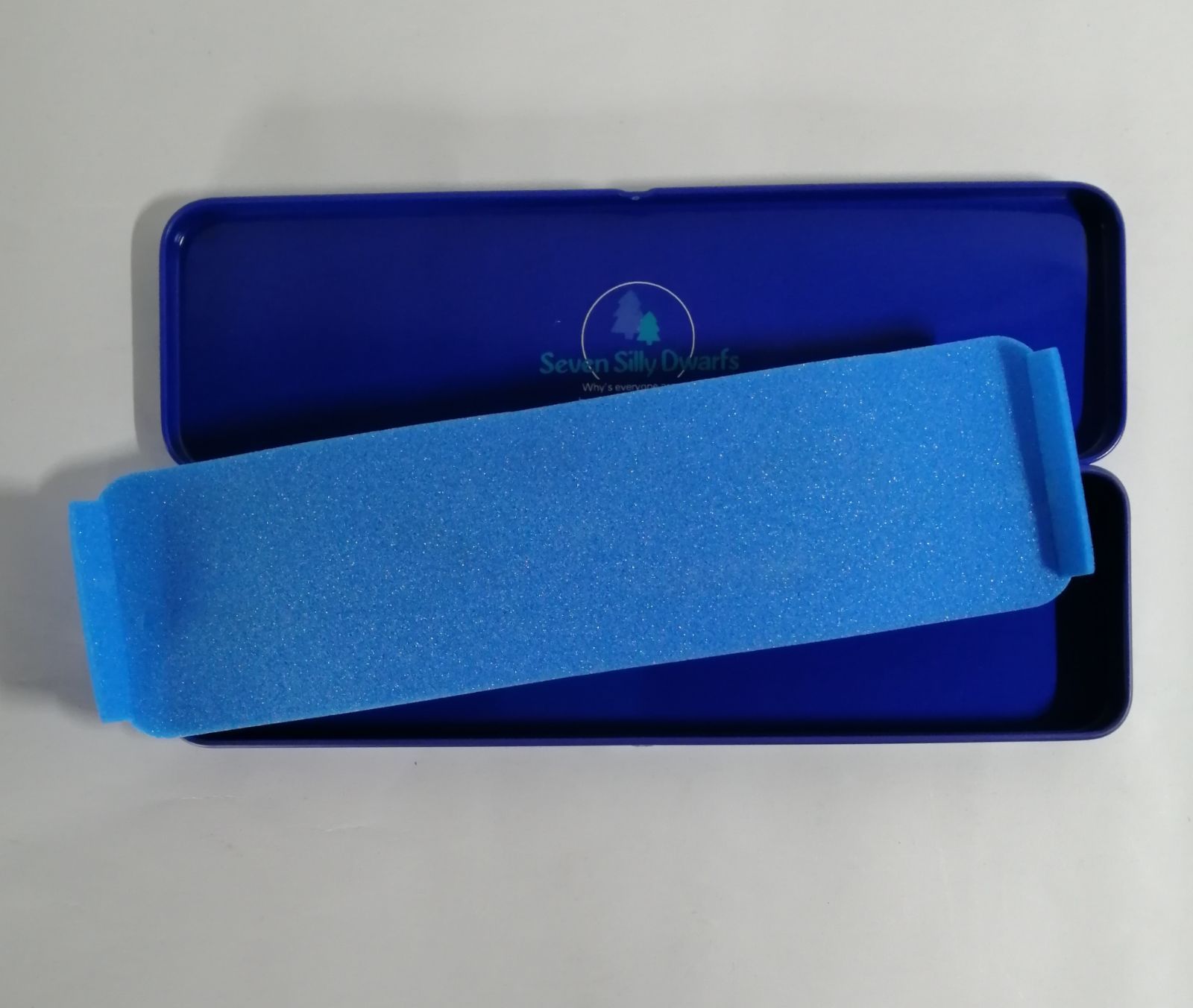 セブンシリードワーフ「レトロ」缶ペンケース,ノート,コンパクト