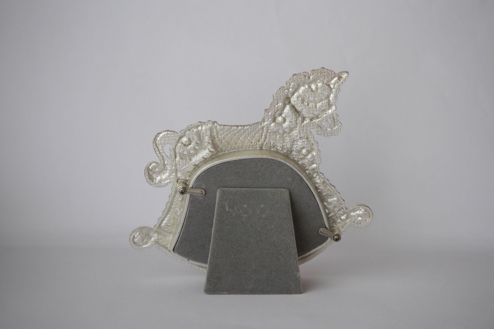 ベビーフォトフレーム】フォトフレーム 馬車（ホワイト）写真たて