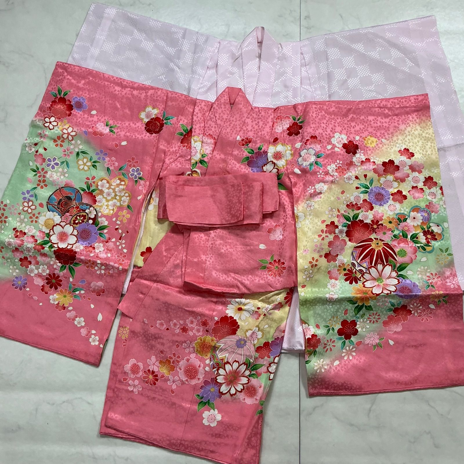 ◇kimono+one◇3歳くらい用◇正絹◇長襦袢付き◇仕付け糸付き◇七五三