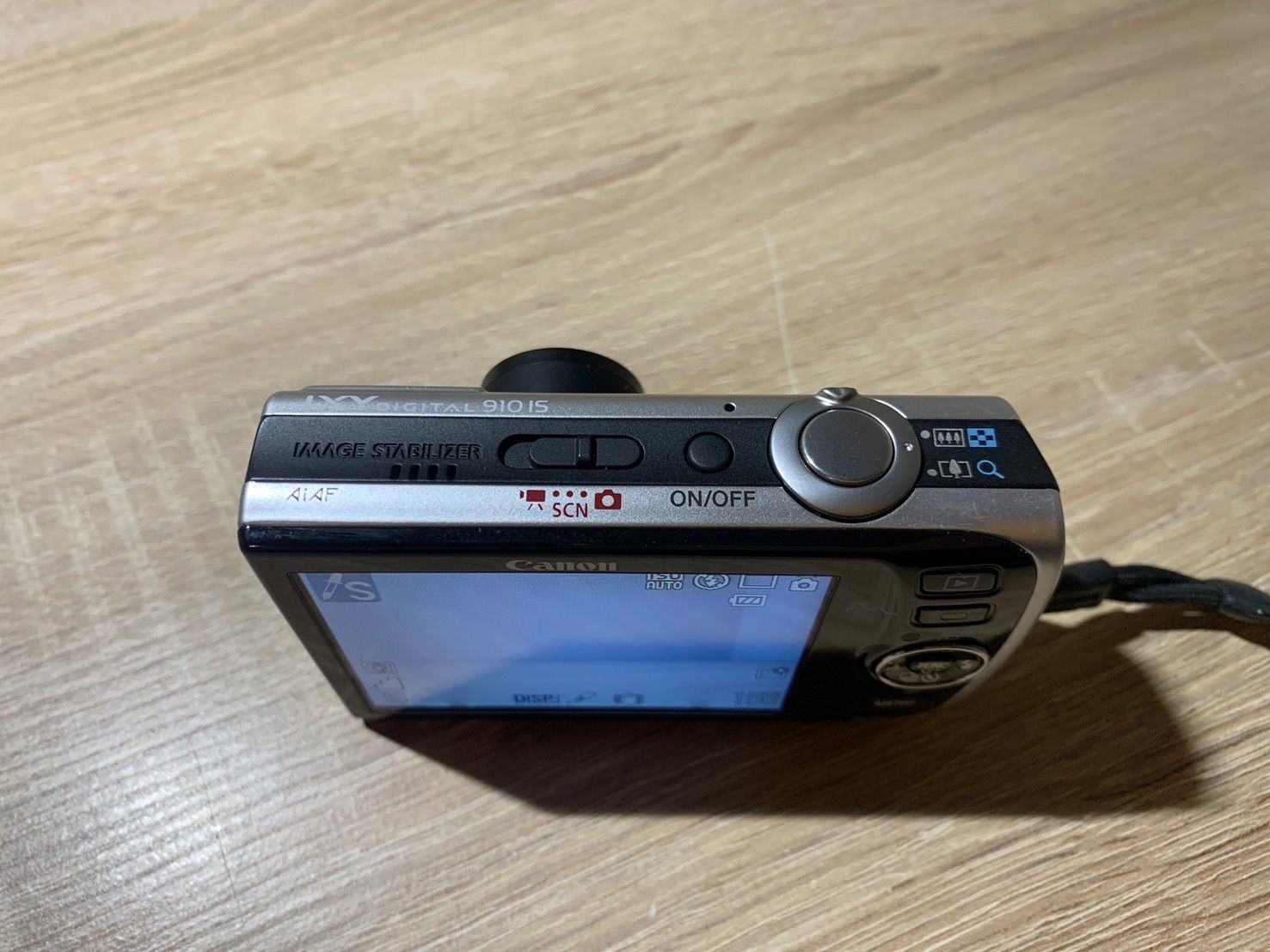 7932 Canon IXY DIGITAL 910 IS シルバー デジカメ 動作確認済み 美品