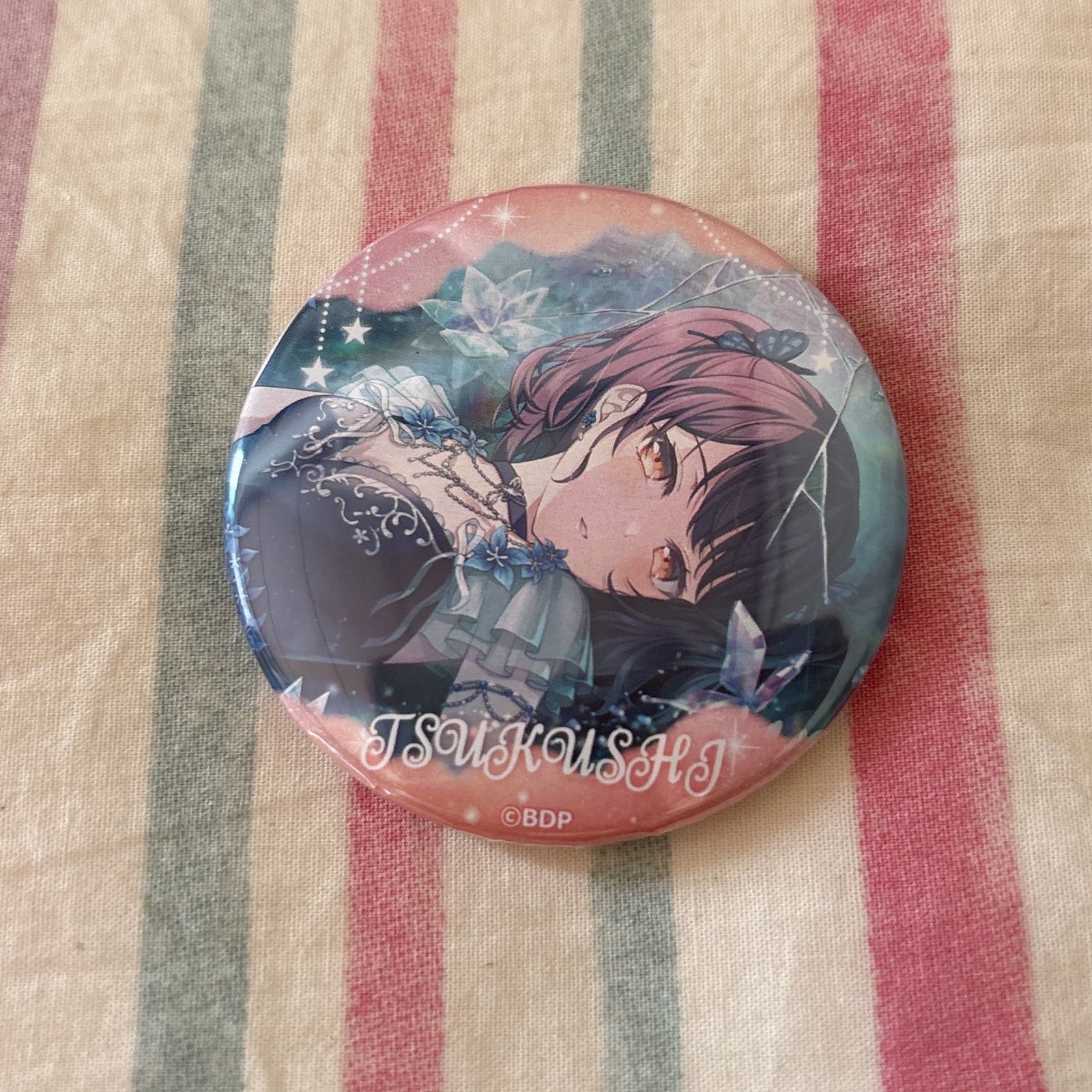 バンドリ 寝ころび 寝転び 缶バッジ 二葉つくし - メルカリ