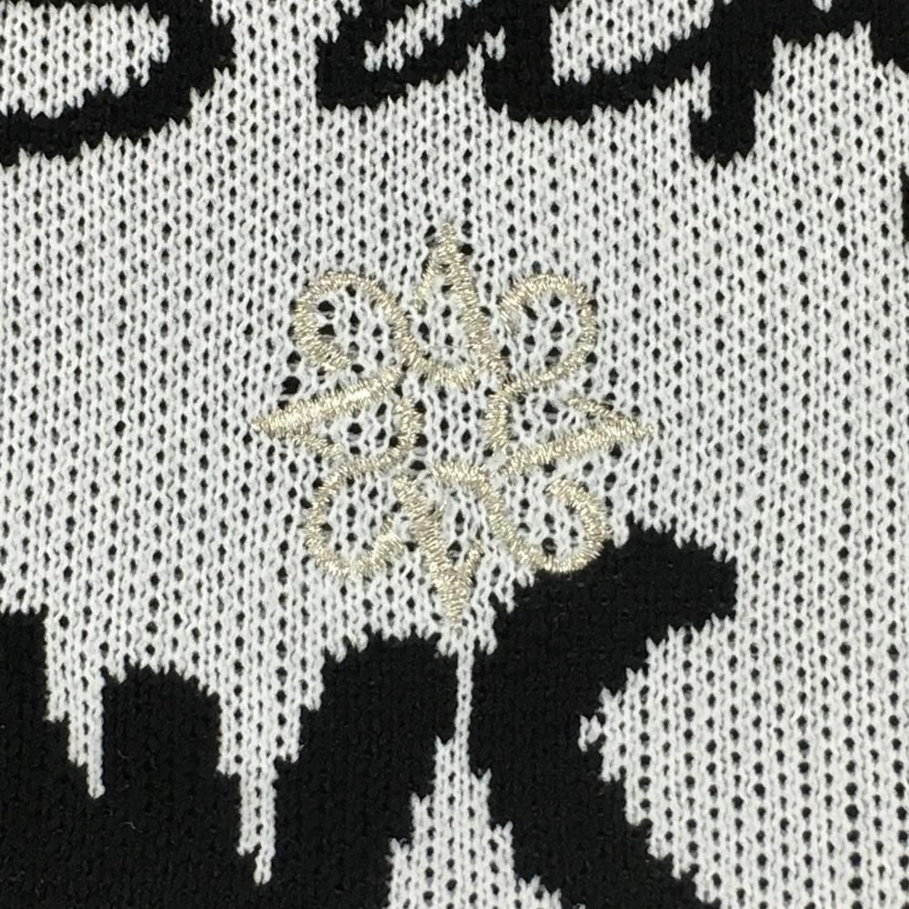 美品】セントアンドリュース セーター 白系×黒 英字ロゴ総柄 ニット
