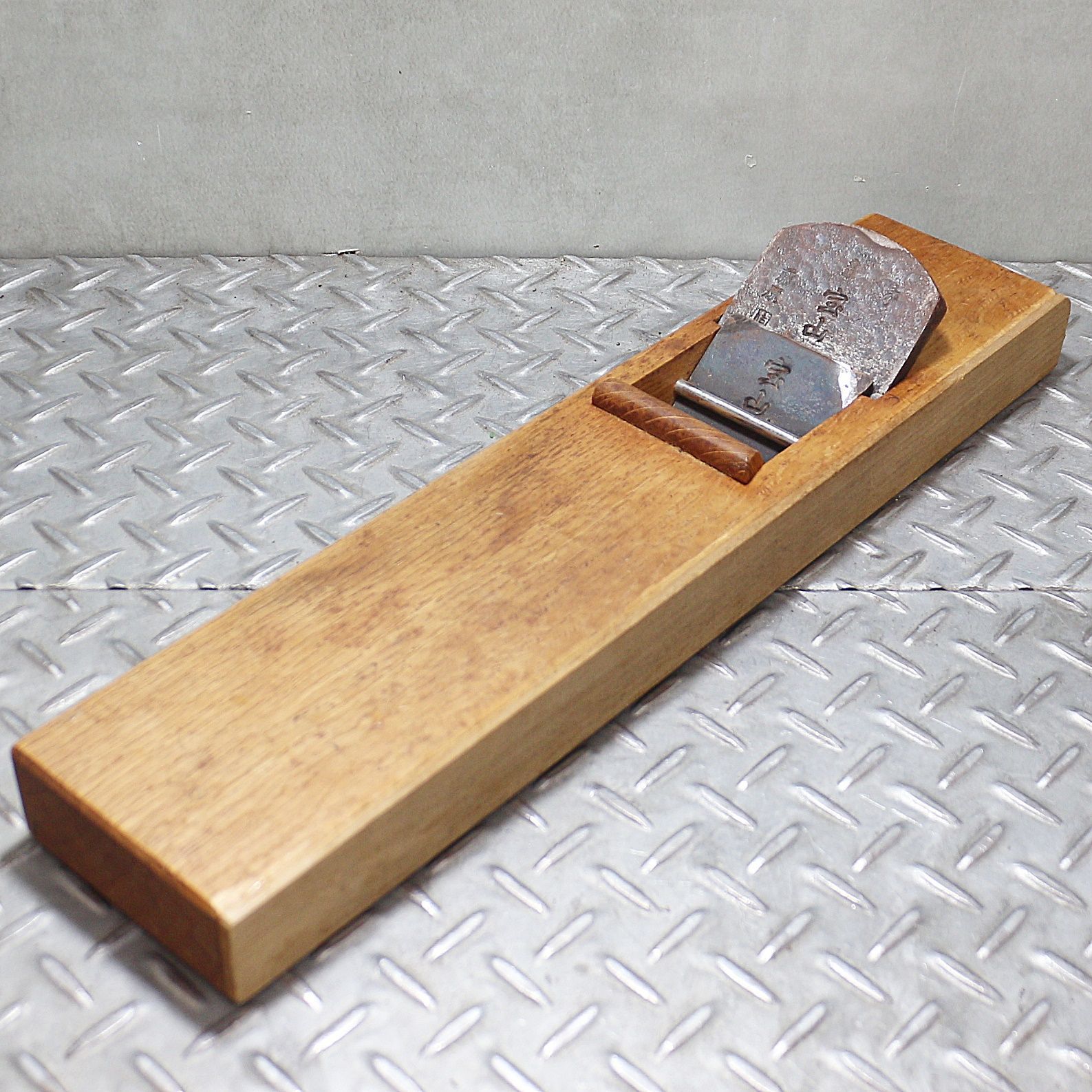 新潟発 鉋 宝山 カンナ 約6 7㎝ 古道具 大工道具 銘あり 大工 木工 かんな