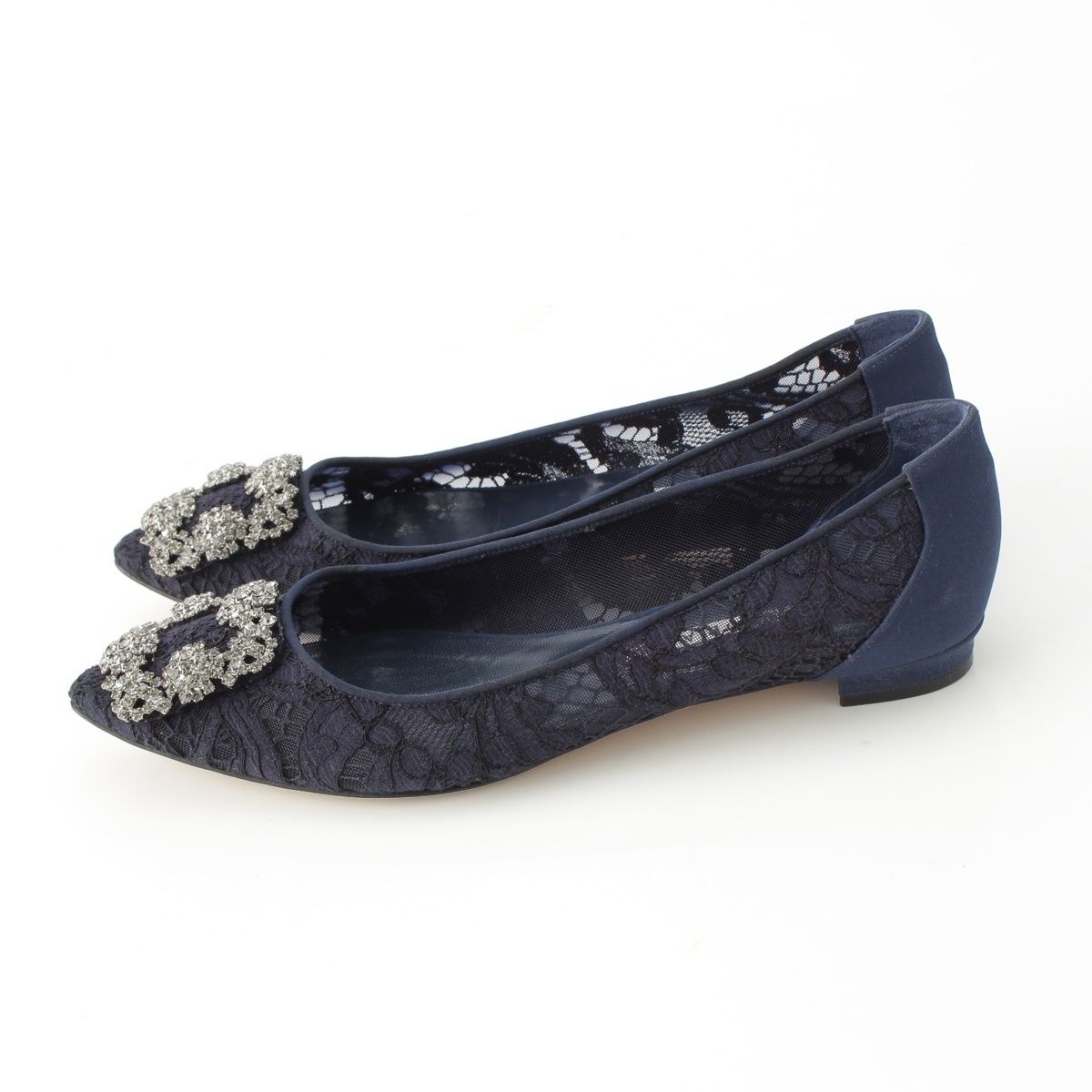 マノロブラニク ハンギシ レース ビジューバックル フラット パンプス