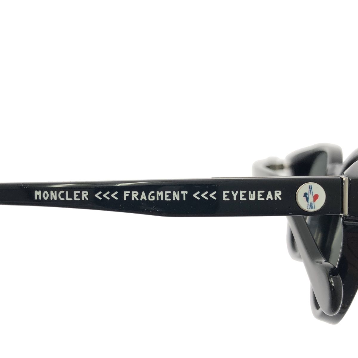 【美品】  MONCLER / モンクレール | ××FRAGMENT DESIGN / ウェリントン型 サングラス | 51◻︎19-145 | ブラック | メンズ 美品】 MONCLER / モンクレール | ××FRAGMENT DESIGN / ウェリントン型