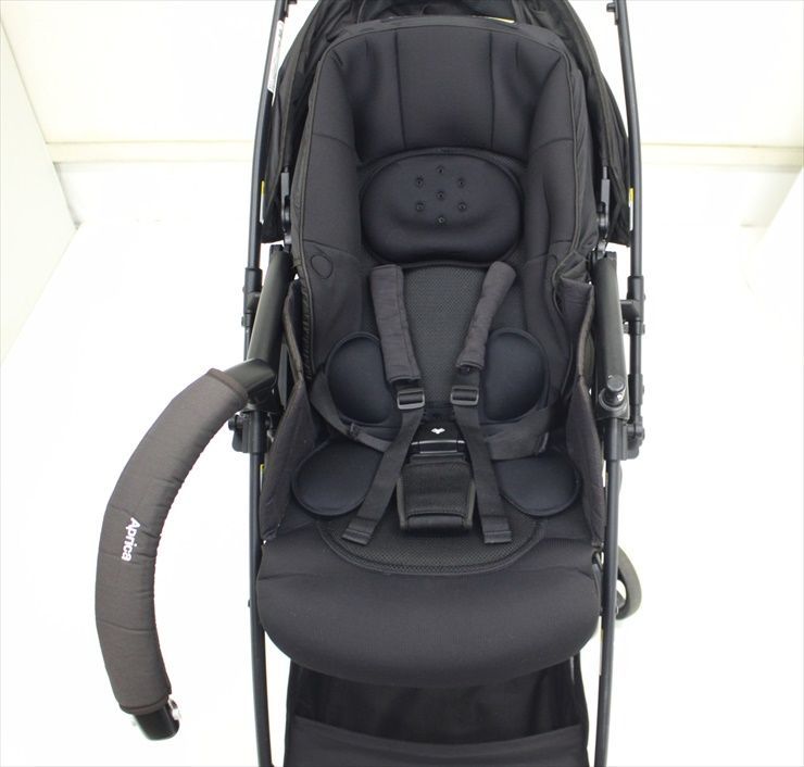 ラクーナ クッション フリー AB ブラック 2162166 アップリカ製