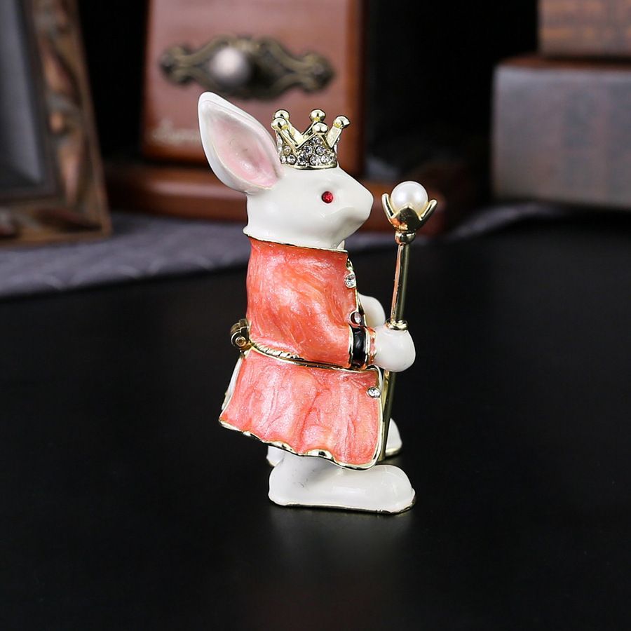 新品未使用 七宝焼雑貨箱 ウサギの王国柄ジュエリーボックス