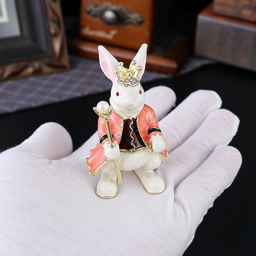 新品未使用 七宝焼雑貨箱 ウサギの王国柄ジュエリーボックス