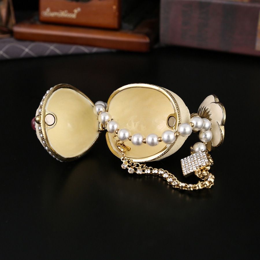 新品未使用 新作白色卵型ジュエリーボックス 個性的金属工芸品 雑貨