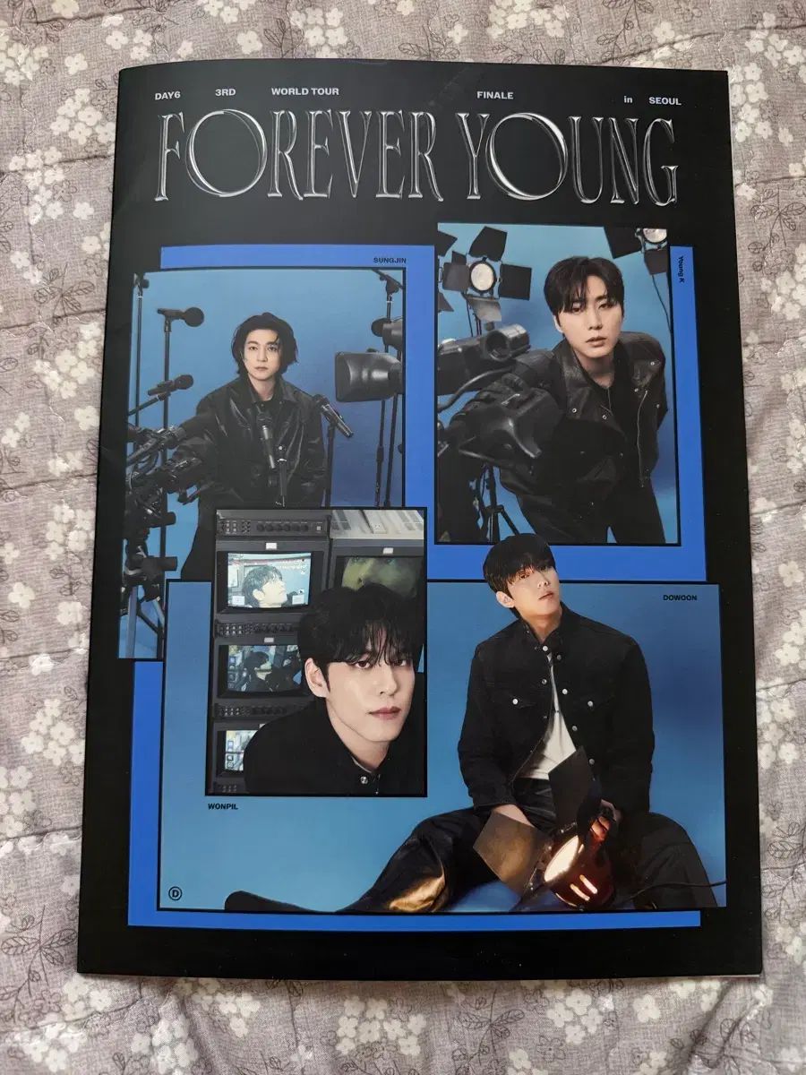 DAY6（デイシックス） FOREVER YOUNG ポスター - メルカリ