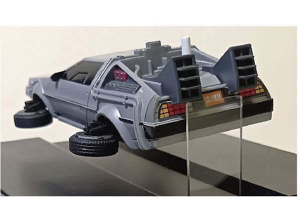 1/43 フローティングモデル バック・トゥ・ザ・フューチャー Part2
