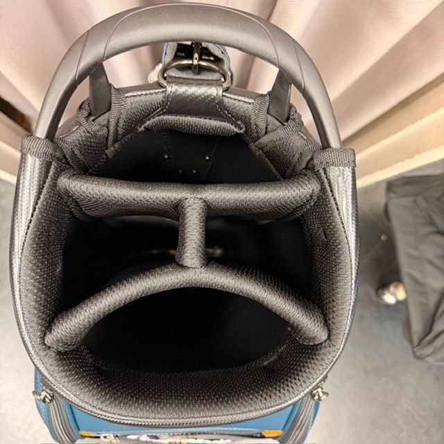 Cb【新品未使用品】テーラーメイド オーステック キャディバッグ UN725