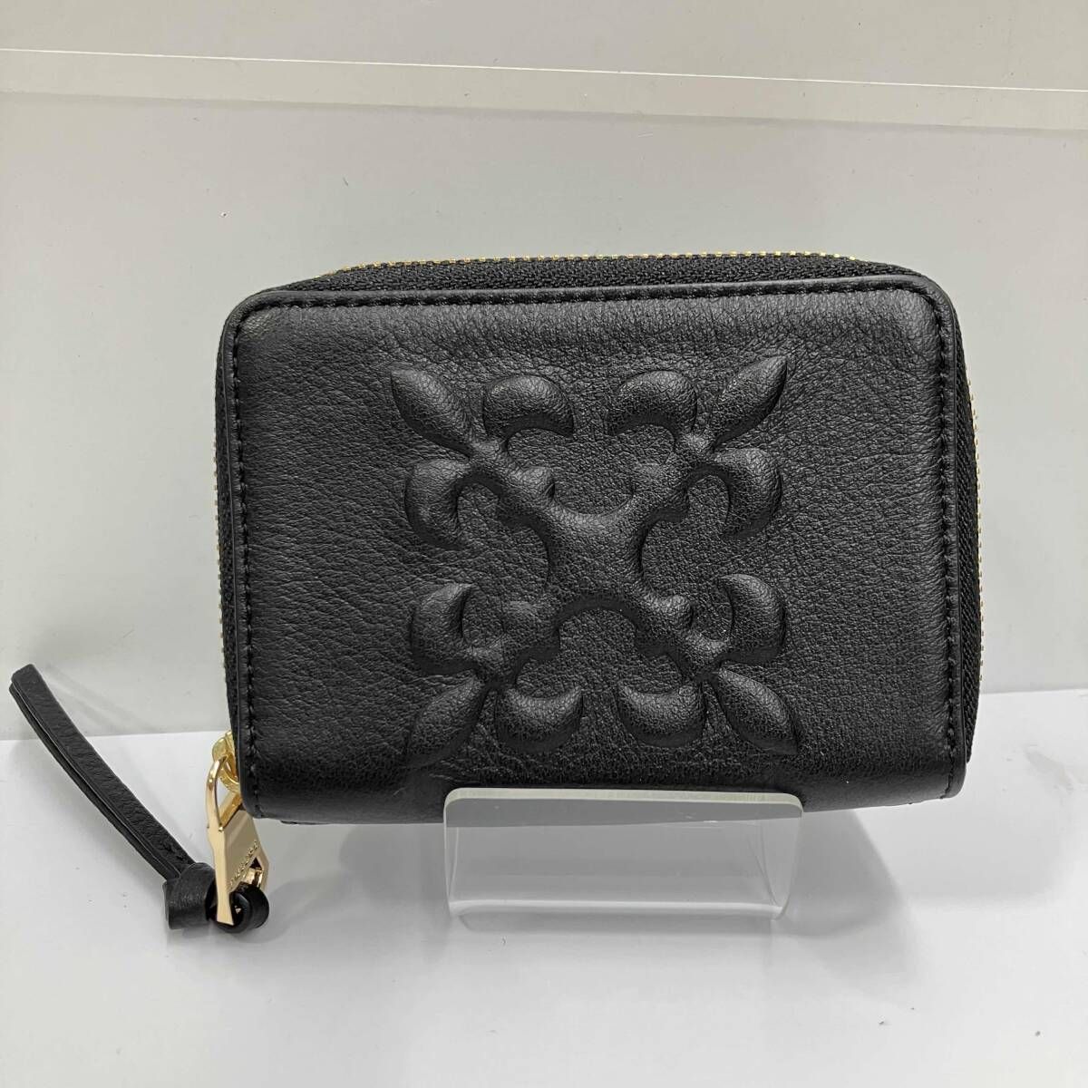 美品 russet ラシット エンボスモノグラムハーフウォレット 黒 レザー