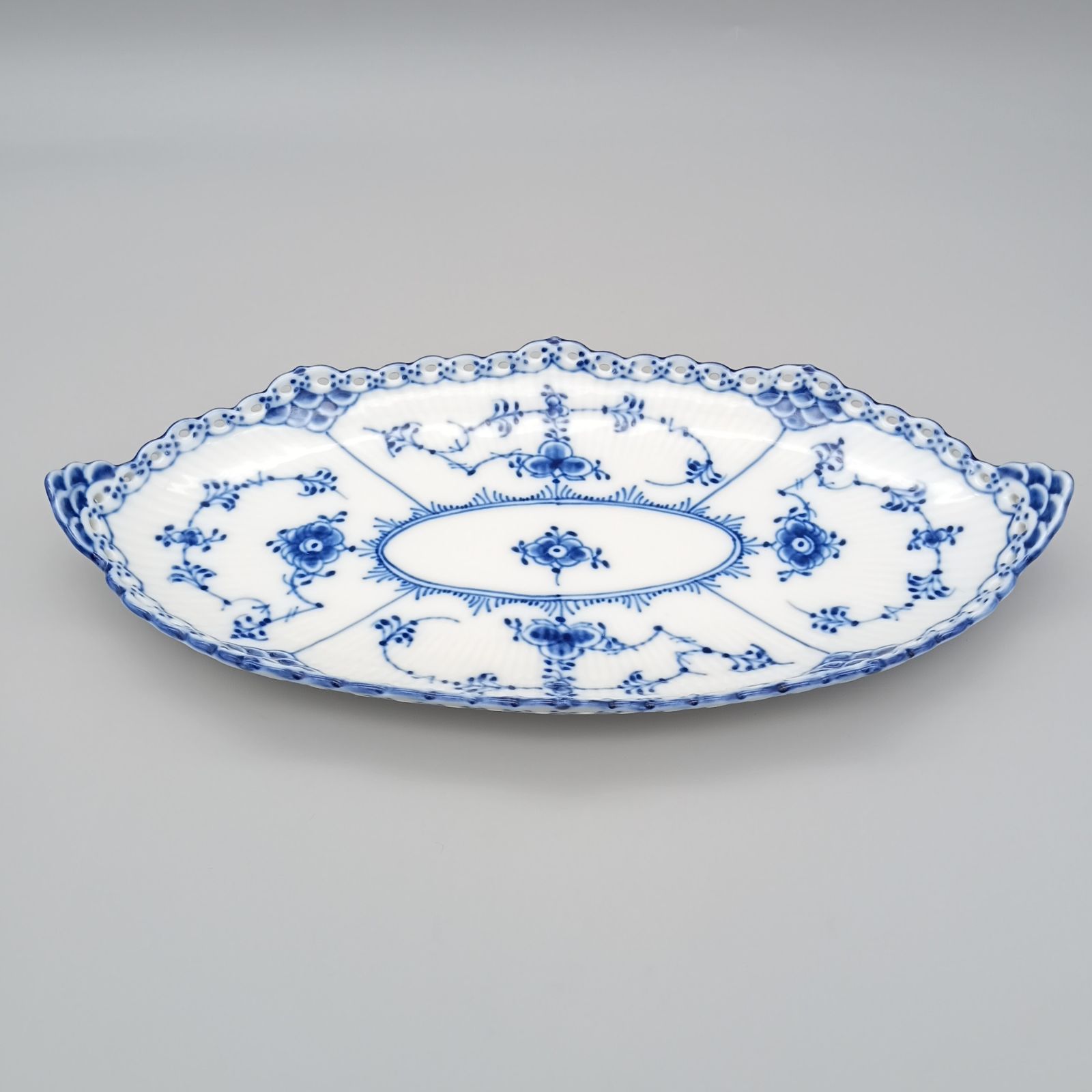 ロイヤルコペンハーゲン ブルーフルーテッド フルレース ピックル