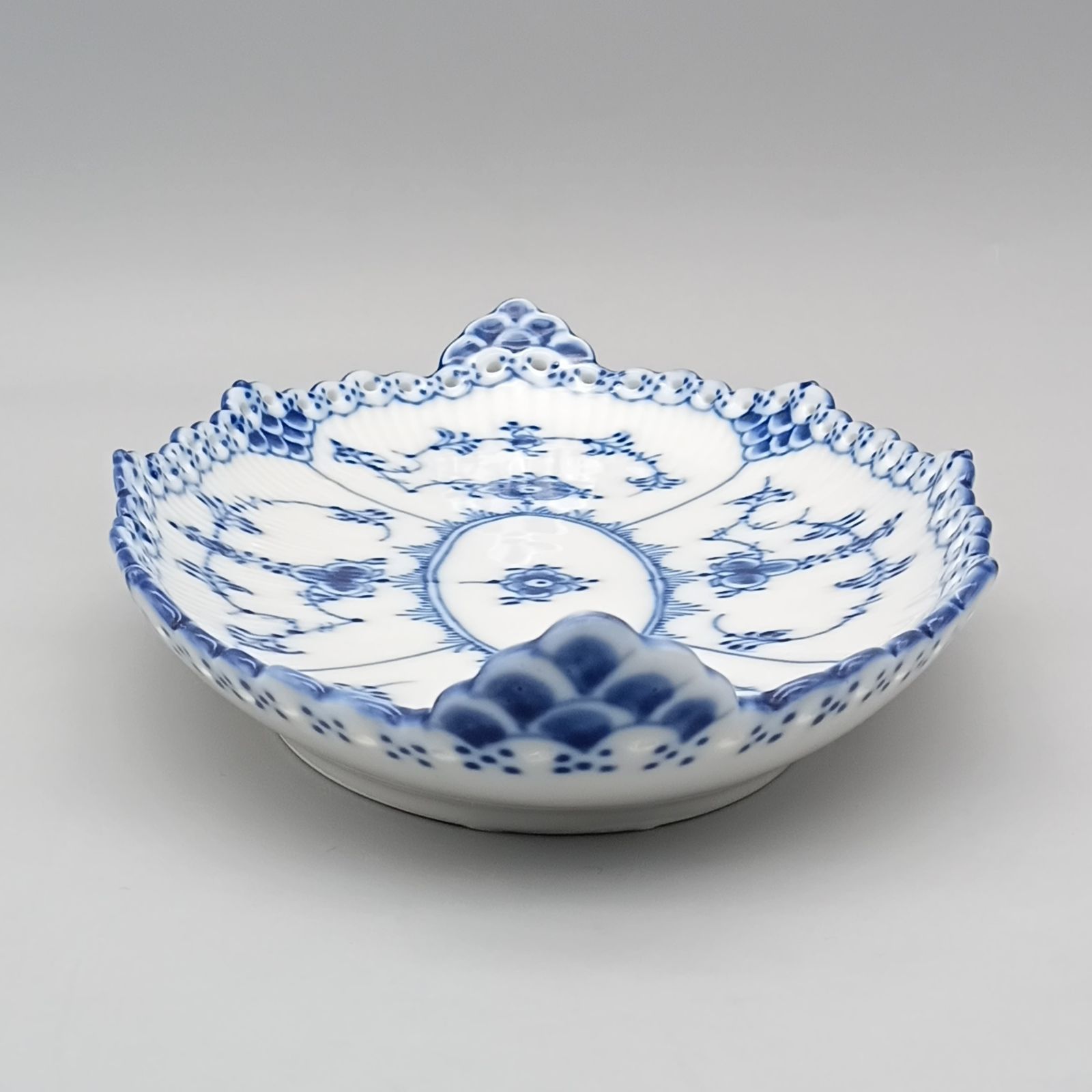 ロイヤルコペンハーゲン ブルーフルーテッド フルレース ピックル