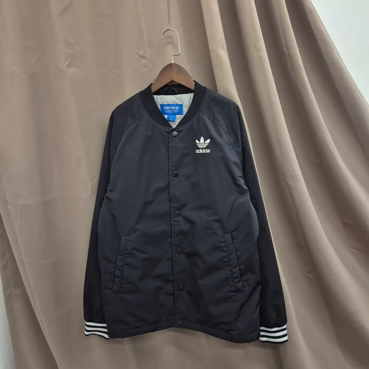 adidas スタジャン コーチジャケット 刺繍：100ブラック アディダス スタジャン コーチ ジャケット 100 - メルカリ