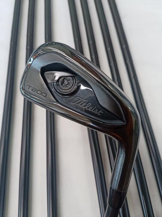 タイトリスト T200 BLACK ﾀﾞｲﾅﾐｯｸｺﾞｰﾙﾄﾞ 105 ｵﾆｷｽ・ﾌﾞﾗｯｸ S200