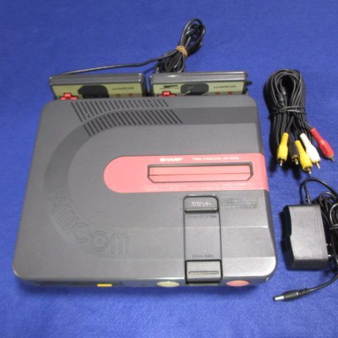 ツインファミコン整備品 【整備済】ツインファミコン（黒／赤） - メルカリ