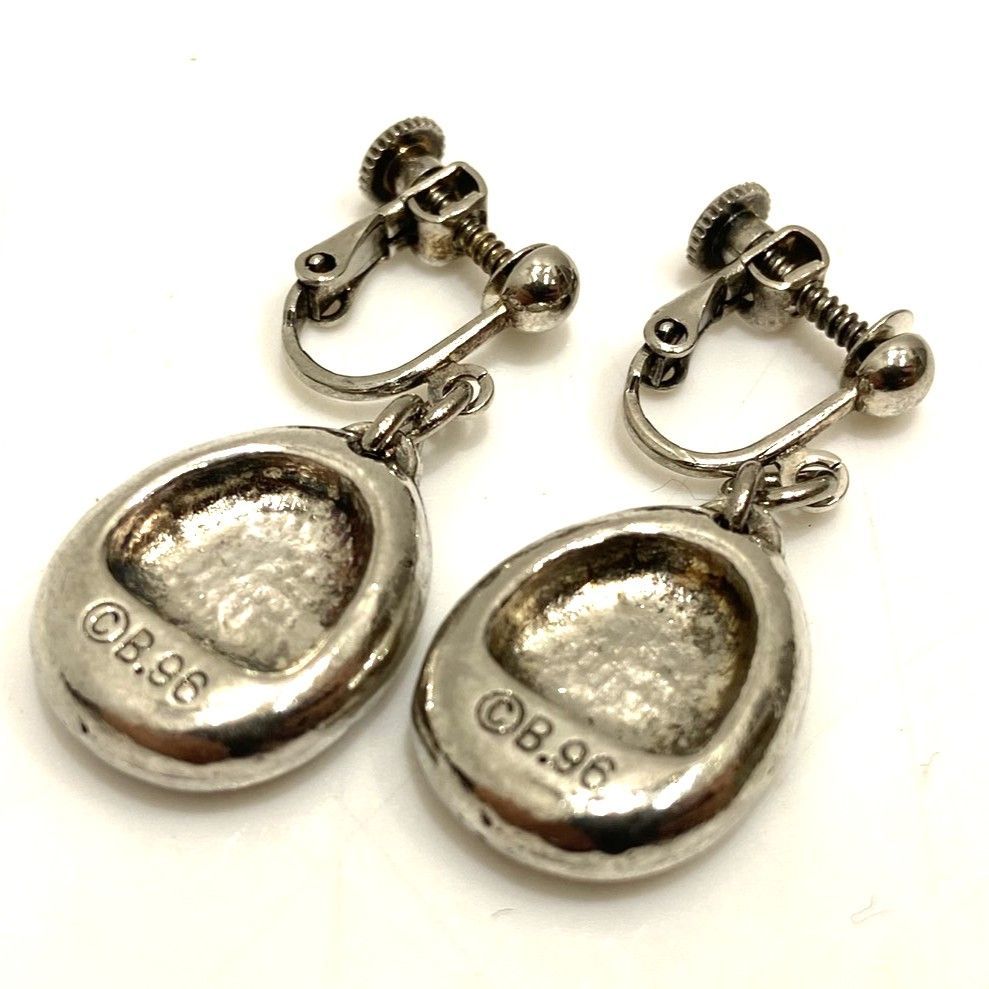 ☆たまごっち くちぱっち イヤリング 両耳 ネジバネ式 初代 シルバー系