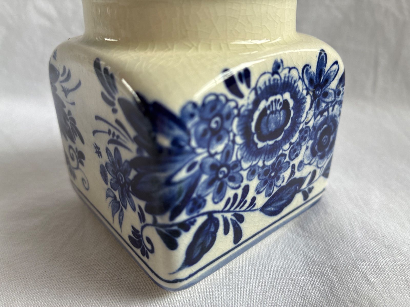ロイヤルデルフト デルフトブルー 蓋付き小型キャニスター 花柄 ハンド