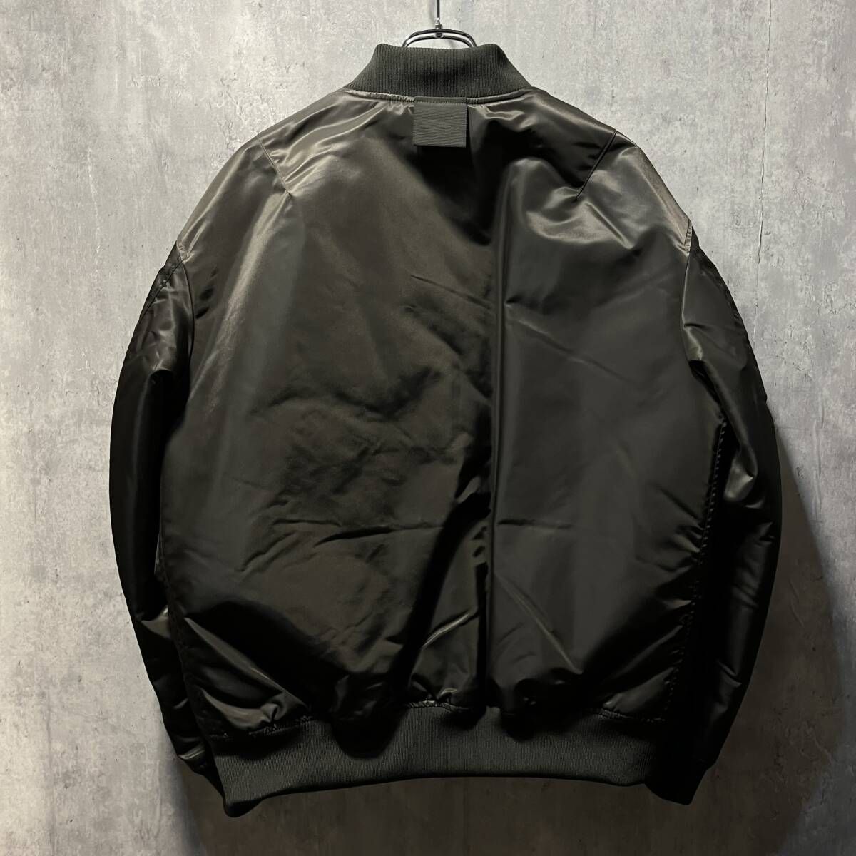 UNIQLO +J ブルゾン ハイブリッドダウンオーバーサイズ MA-1 L