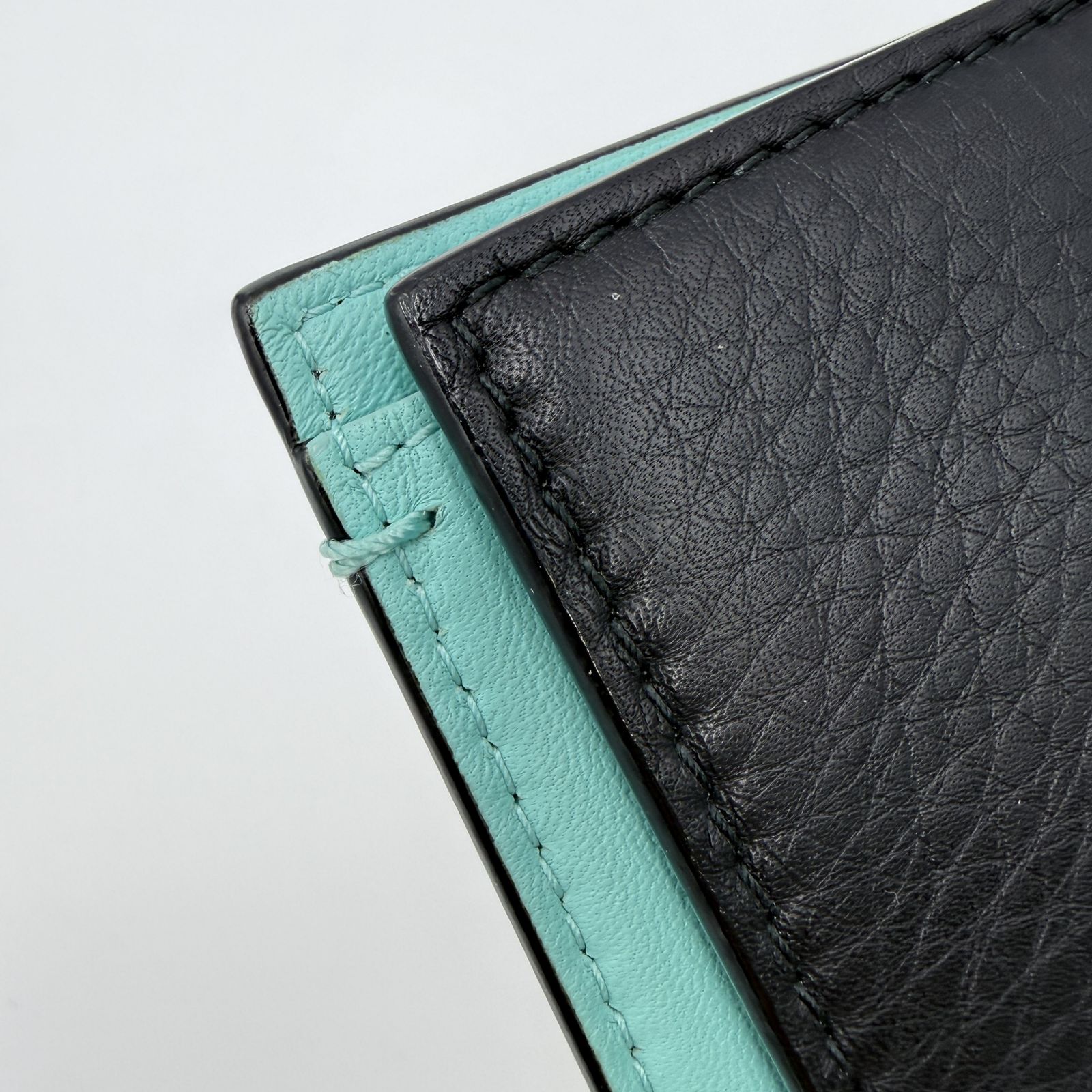 TIFFANY & Co.（ティファニー）レザー パスポートケース ブラック