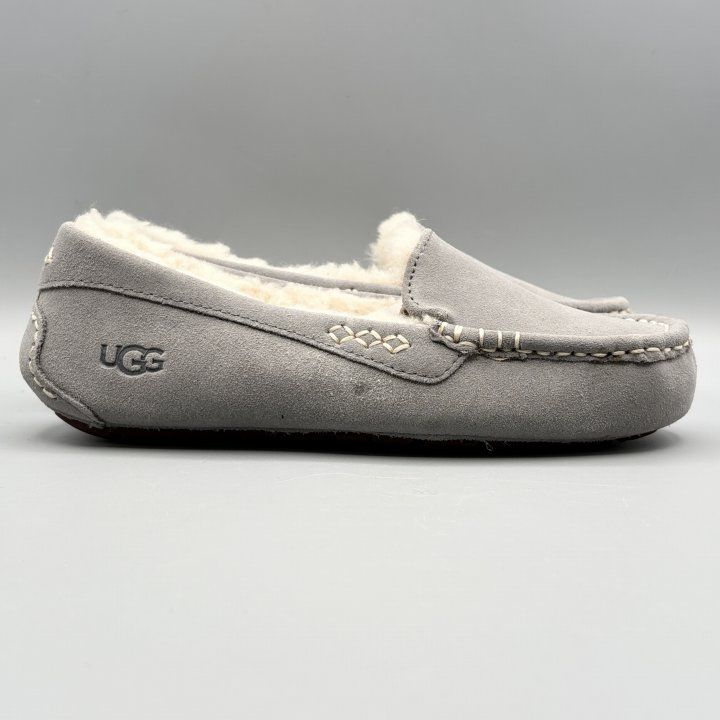 新品】UGG モカシンスリッポン ムートンシューズ ライトグレー USA7
