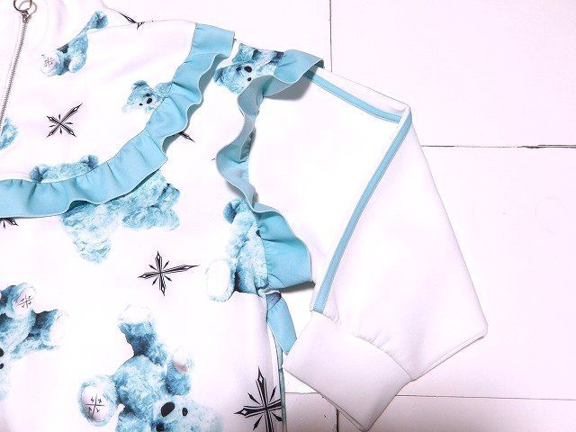 【TRAVAS TOKYO】くま総柄フリルトラックジャケット TRAVAS TOKYO（トラヴァストウキョウ）くま総柄フリルトラック