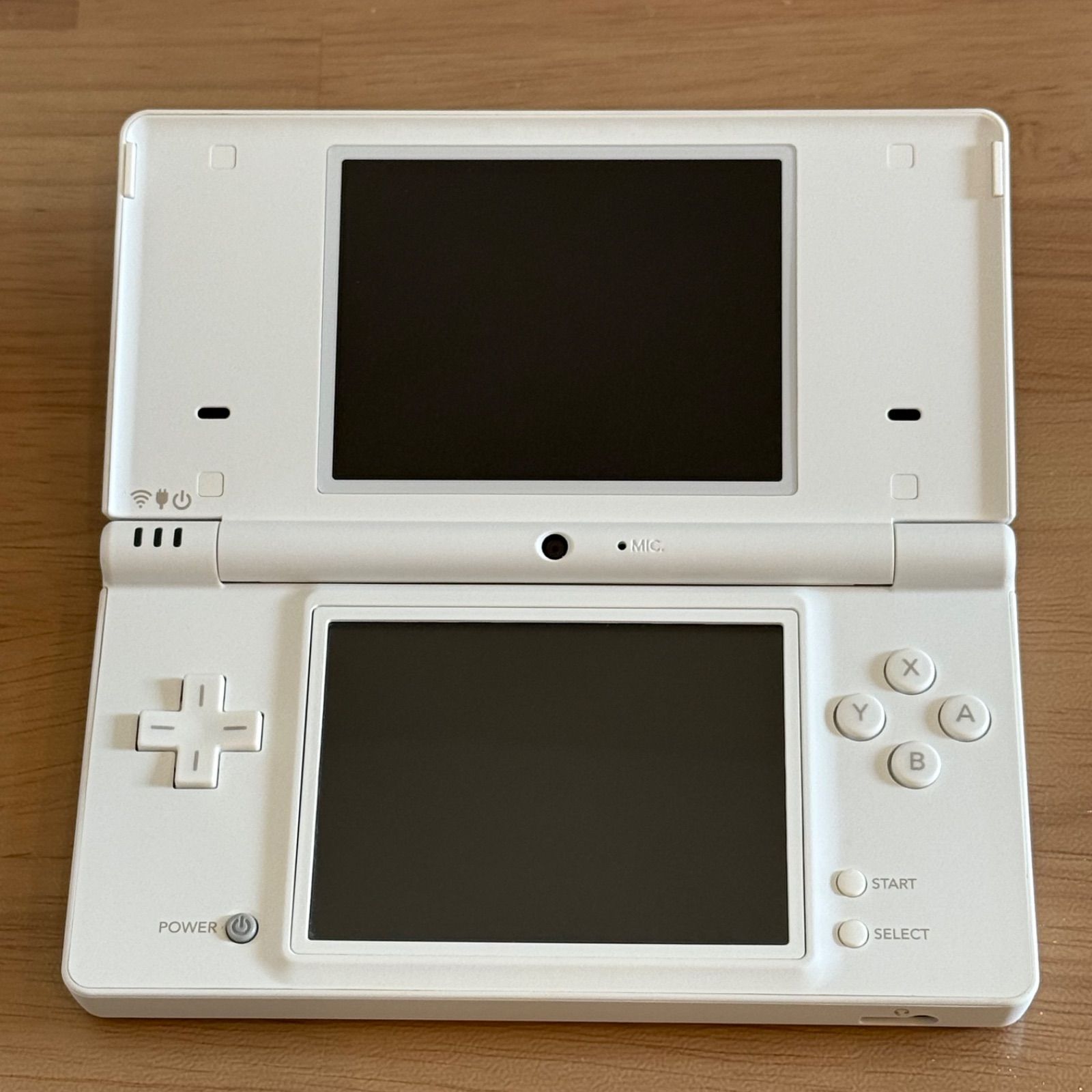 ニンテンドーDSi ホワイト ほぼ未使用 1-130【ほぼ未使用】ニンテンドーDSi ホワイト - メルカリ