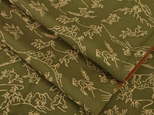 平和屋着物●極上　小紋　鳥獣戯画　媚茶色　縮緬地　逸品　DZAB3726kh6 平和屋着物○極上 小紋 鳥獣戯画 媚茶色 縮緬地 逸品 DZAB3726kh6