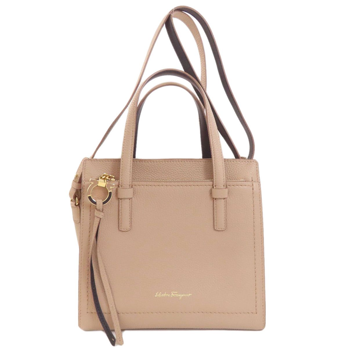 Salvatore Ferragamo サルヴァトーレフェラガモ エイミー ガンチーニ