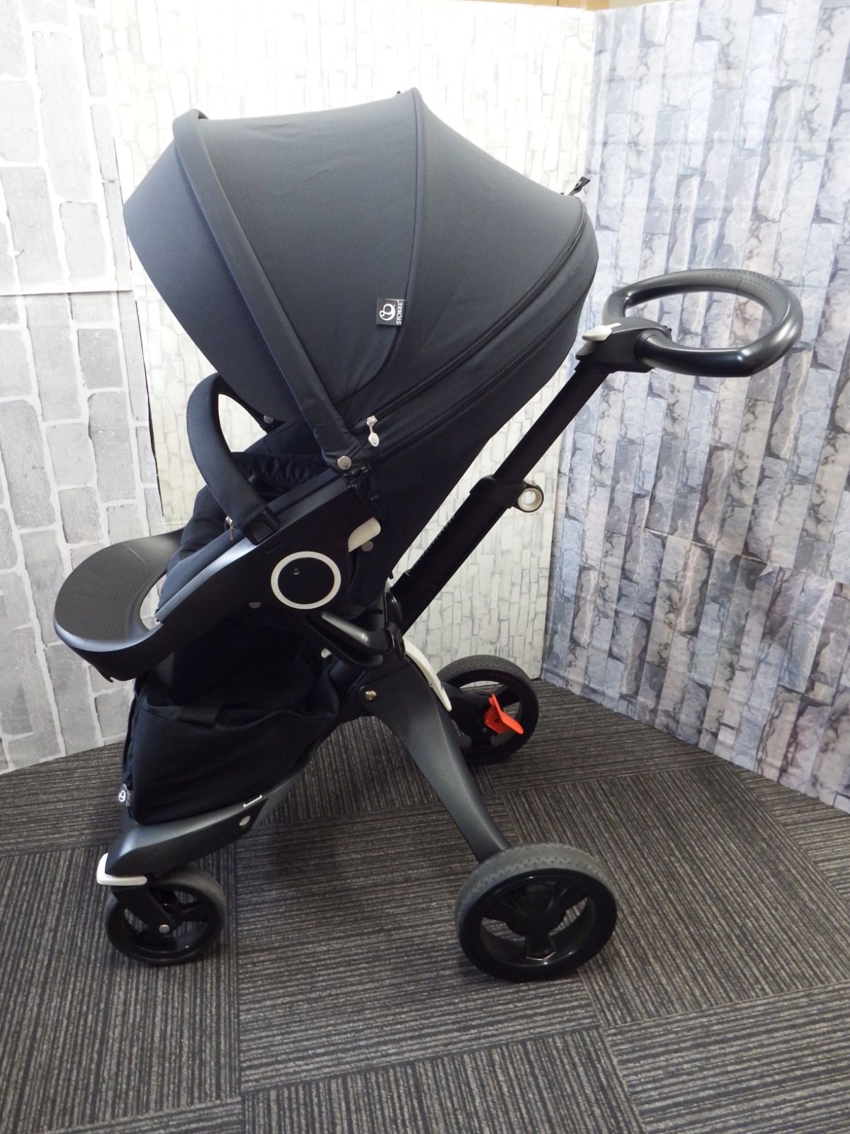  直接引取 ストッケ エクスプローリー V4 ブラック ベビーカー Xplory V4 Stokke S0201 雨対策 ベビーカー バギー 外出 移動用品