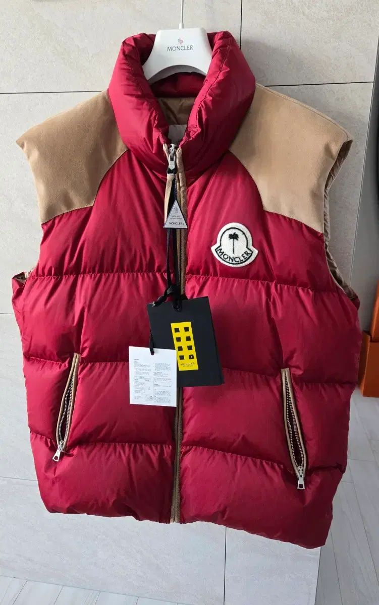 モンクレール x 팜エンジェルズ コラボ ダウン ベスト (新品) - メルカリ