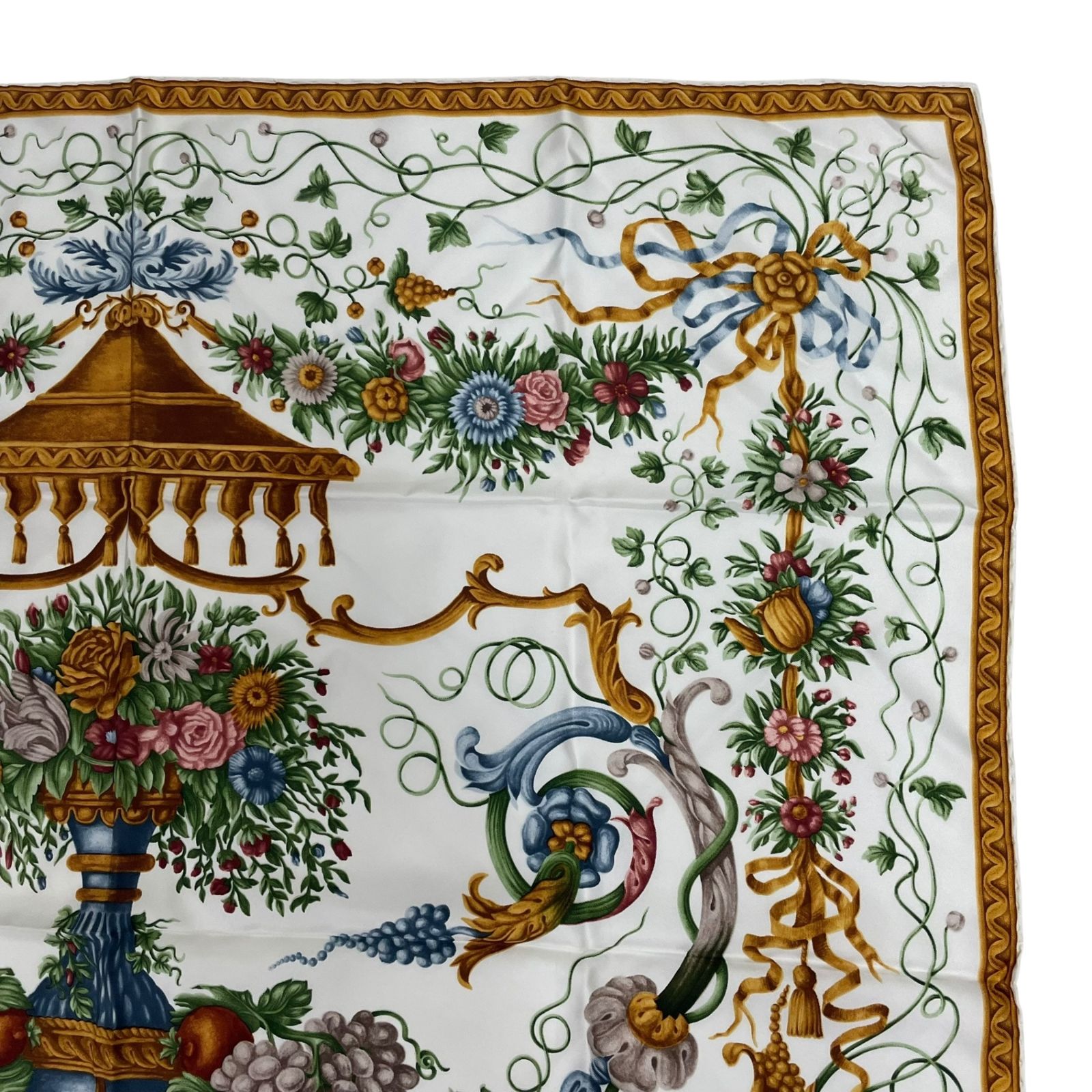 新品同様 GUCCI グッチ スカーフ シルク 大判 花柄 壺 マルチカラー