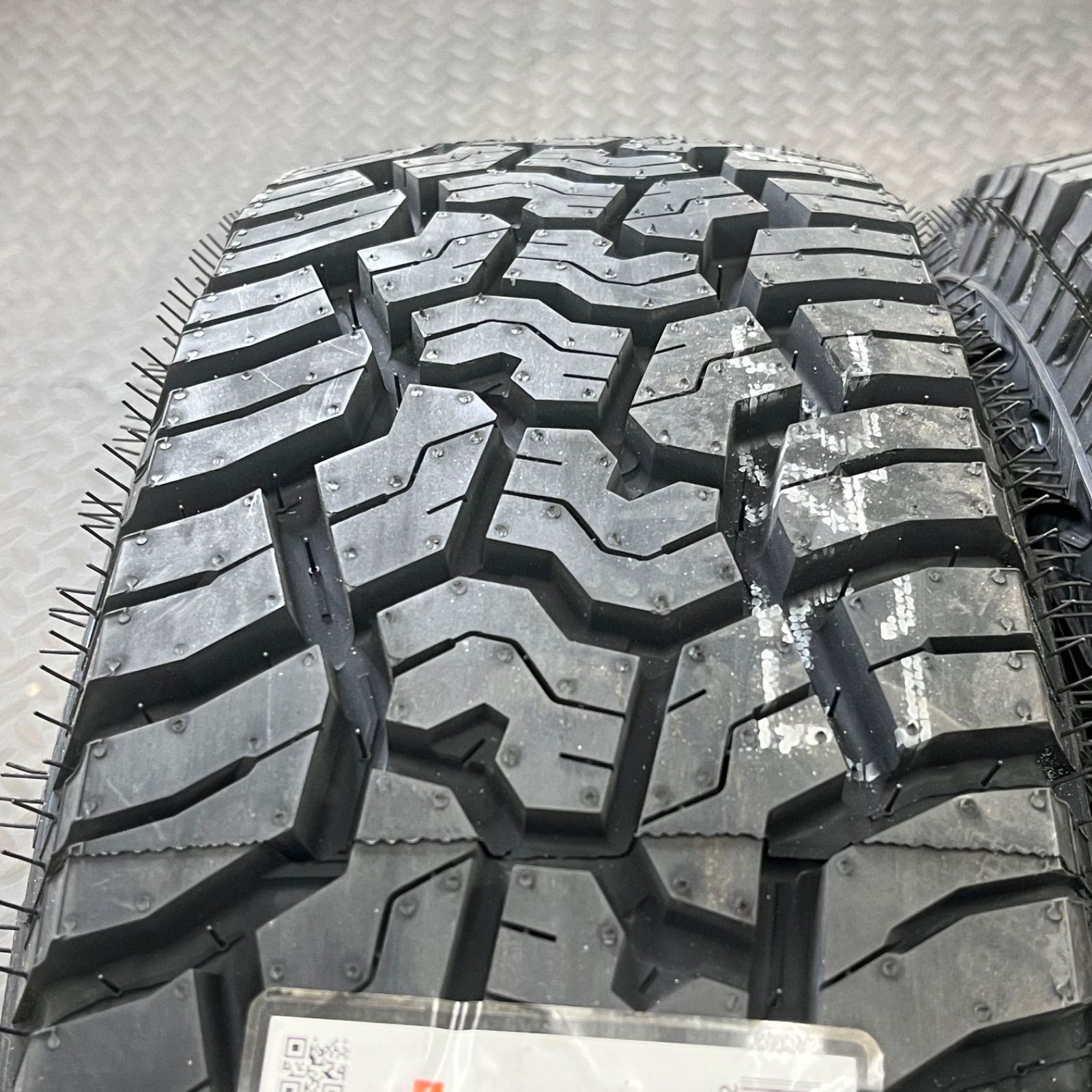 25年製 新品タイヤ 175/80R14 99/98N LT 8PR ヨコハマ ジオランダーX