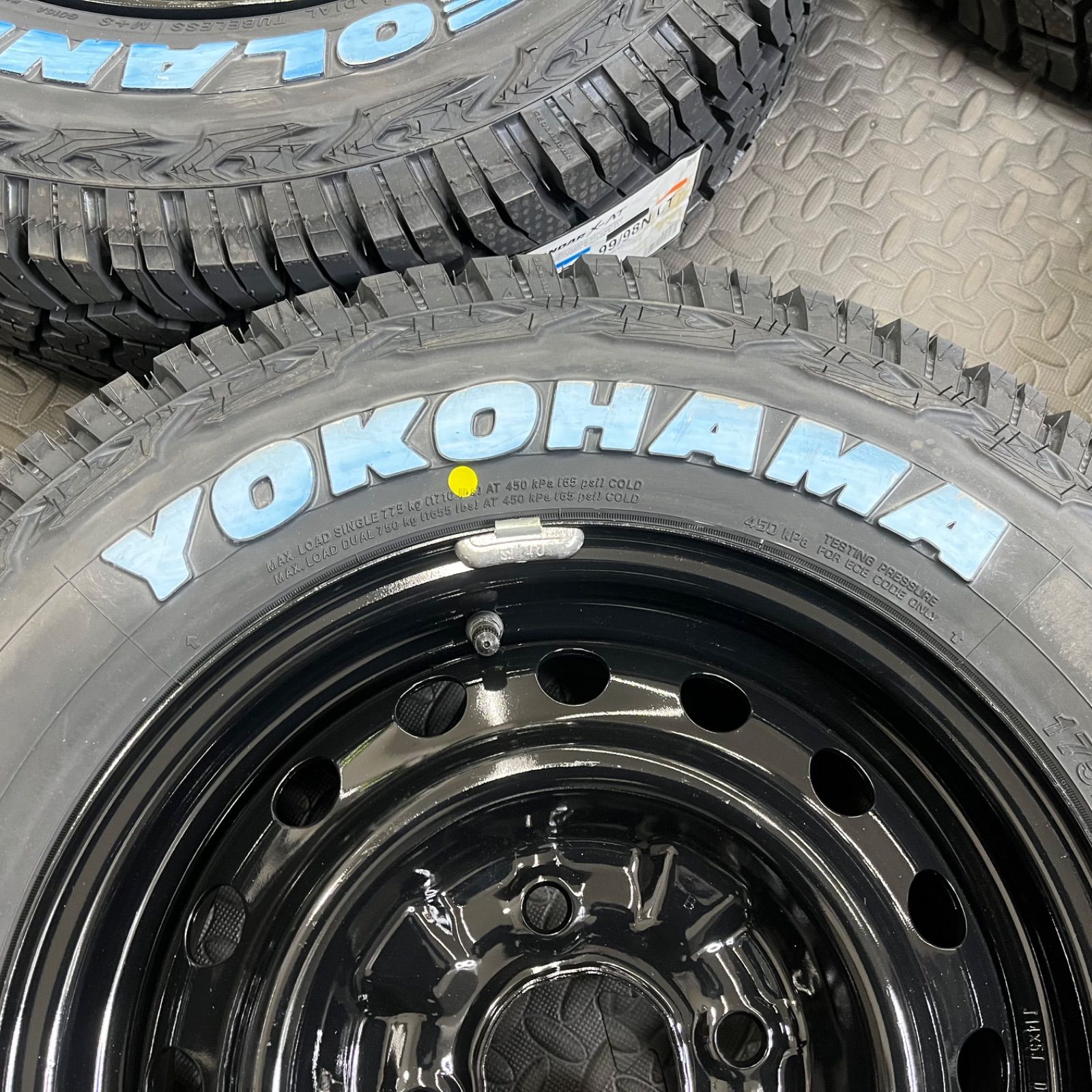25年製 新品タイヤ 175/80R14 99/98N LT 8PR ヨコハマ ジオランダーX