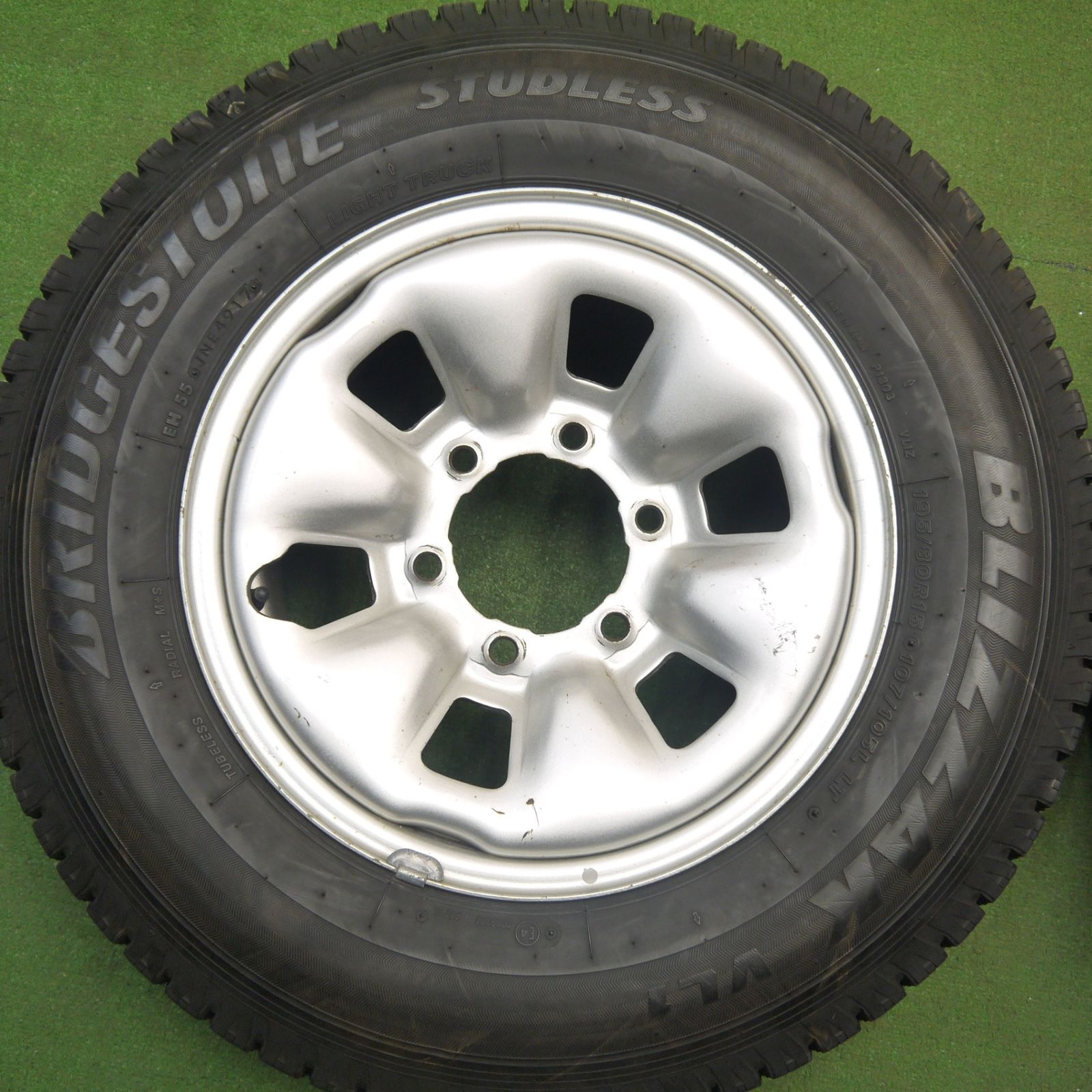 バリ溝！9分☆トヨタ 100系 ハイエース 純正 スチール 195/80R15 107