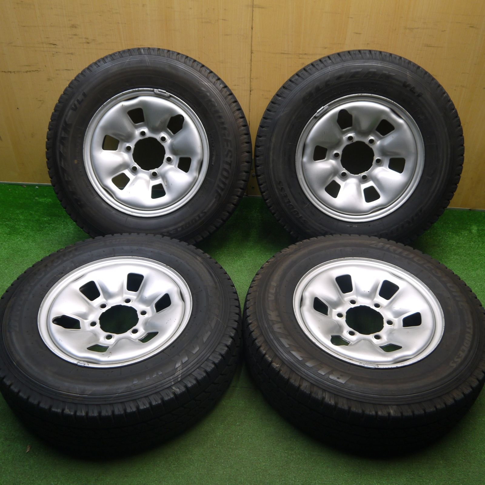 ⭐︎超バリ溝⭐︎ブリヂストン195/80R15 冬タイヤホイールセット