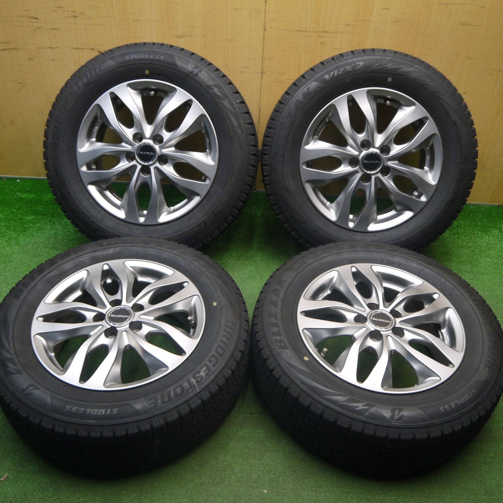 バリ溝！キレイ！8.5分☆プリウス 等 195/65R15 スタッドレス 
