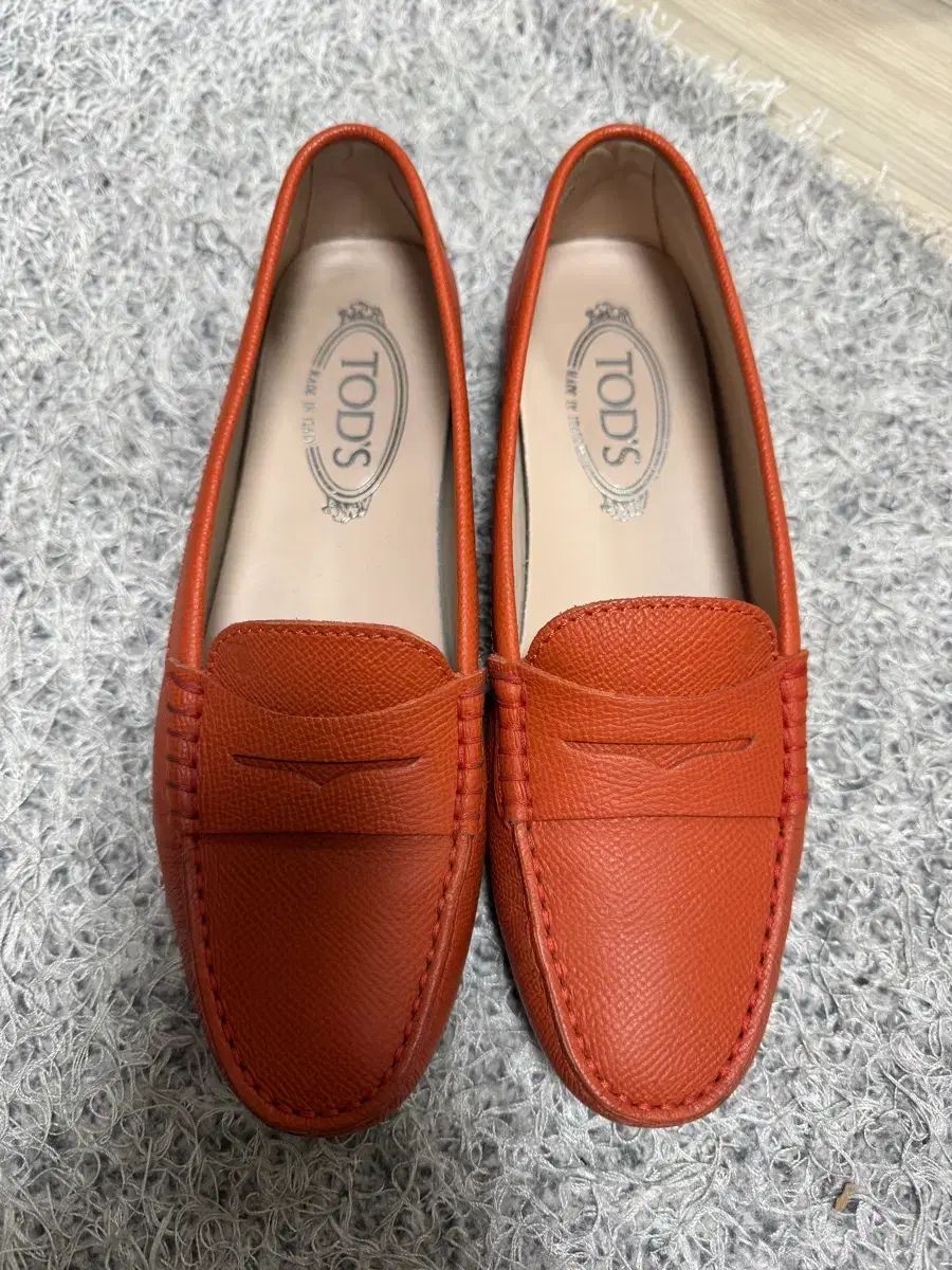 TOD'S トッズ レディース ドライビングシューズ ローファー オレンジ