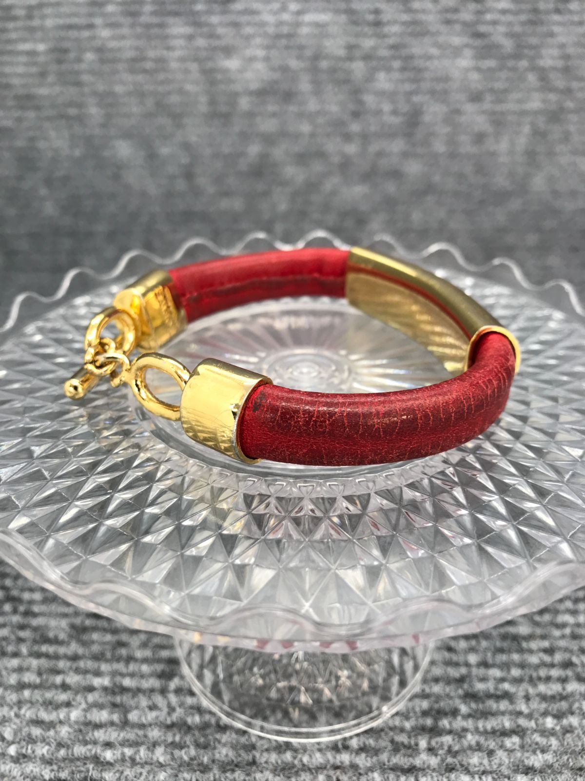 ✨希少✨LOEWE ロエベ ブレスレット レザー レッド系 4843 - メルカリ