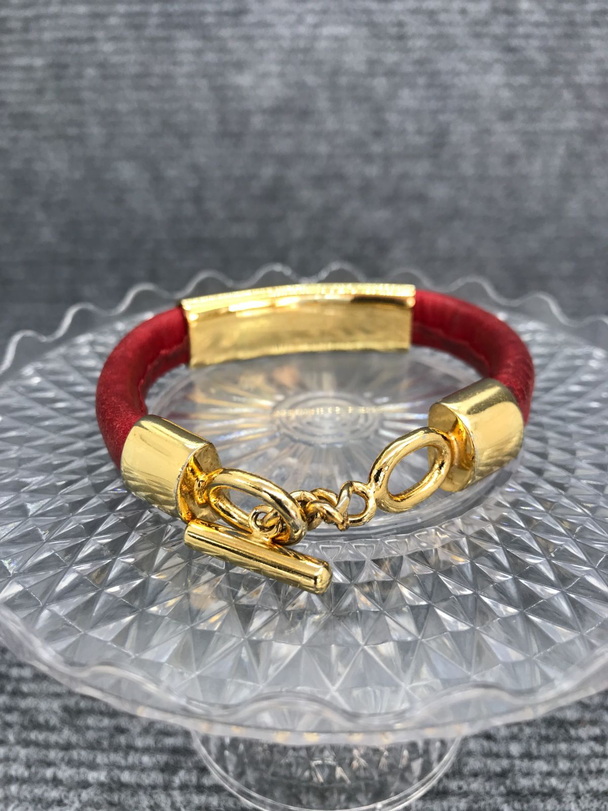 ✨希少✨LOEWE ロエベ ブレスレット レザー レッド系 4843 - メルカリ