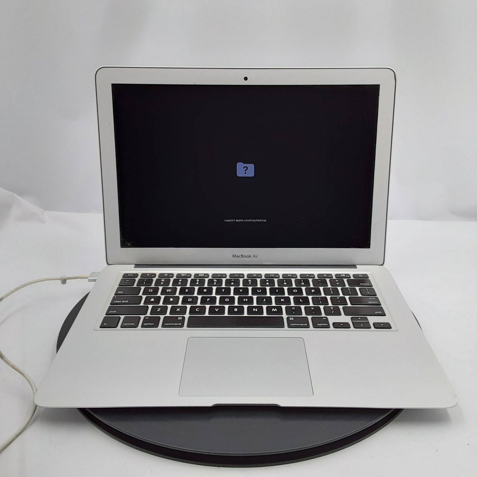 ジャンク/起動不良Apple MacBook Air (13-inch， 年式不明) シルバー 