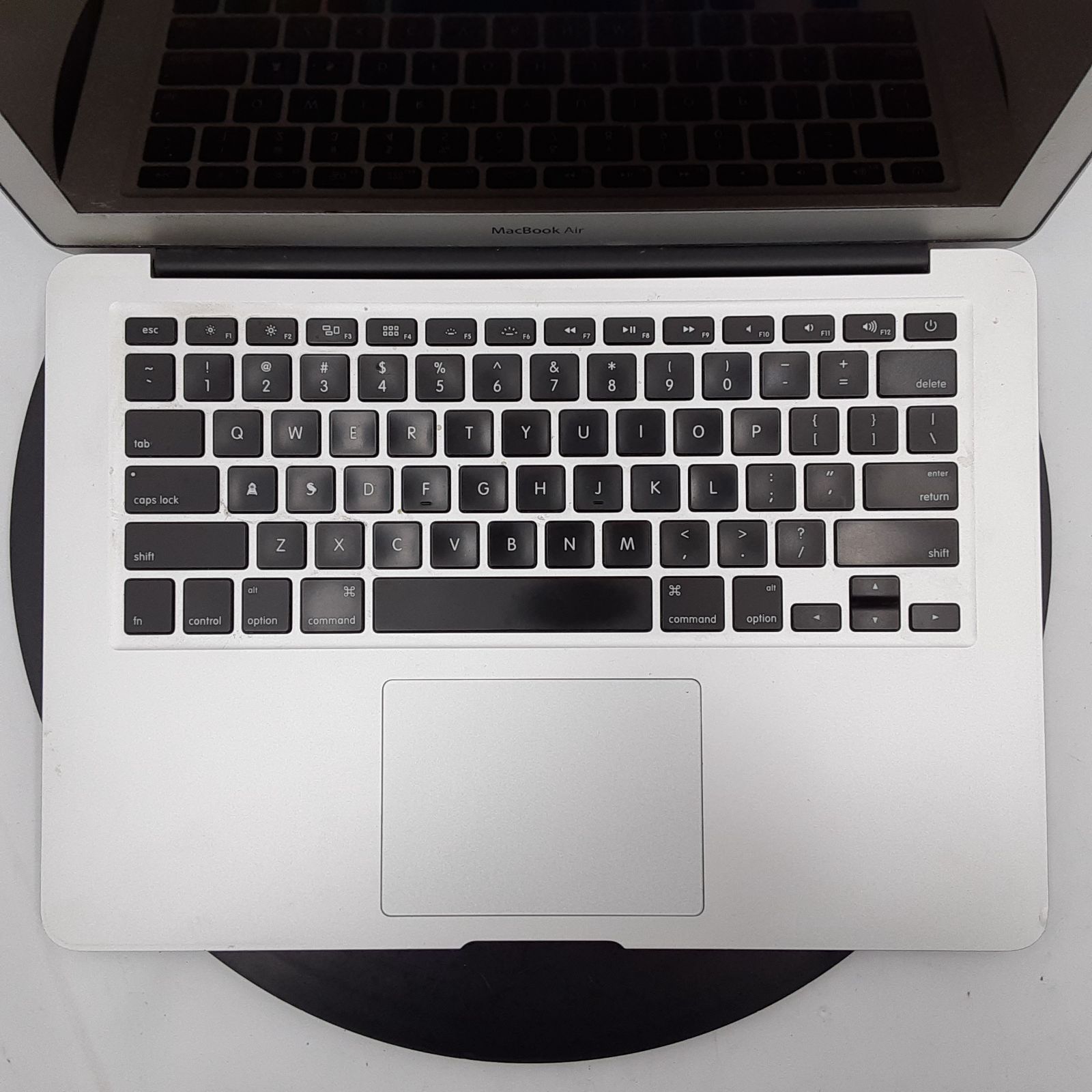 ジャンク/起動不良Apple MacBook Air (13-inch， 年式不明) シルバー 