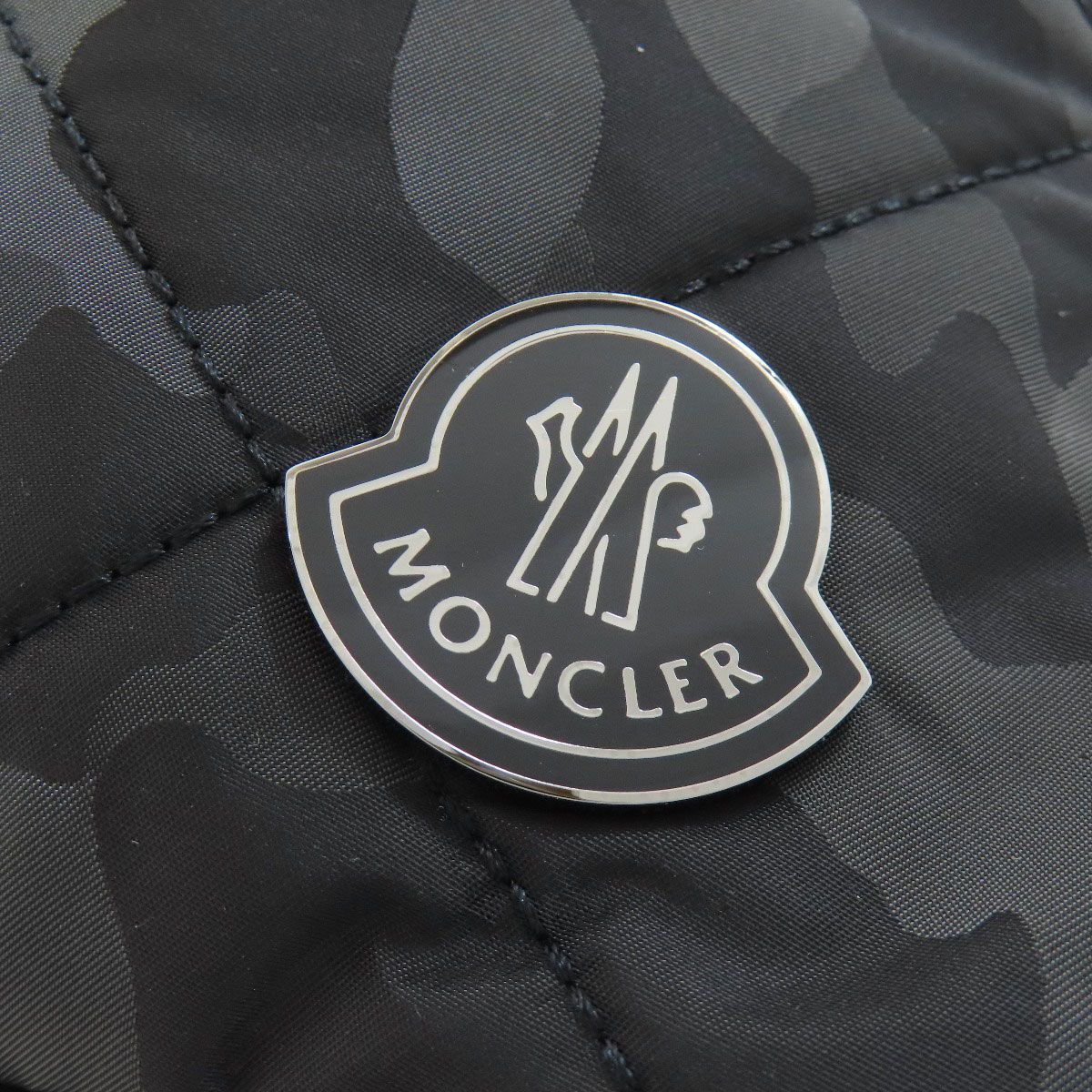 モンクレール　タブレットケース MONCLER モンクレール タブレットケース カモフラージュ柄