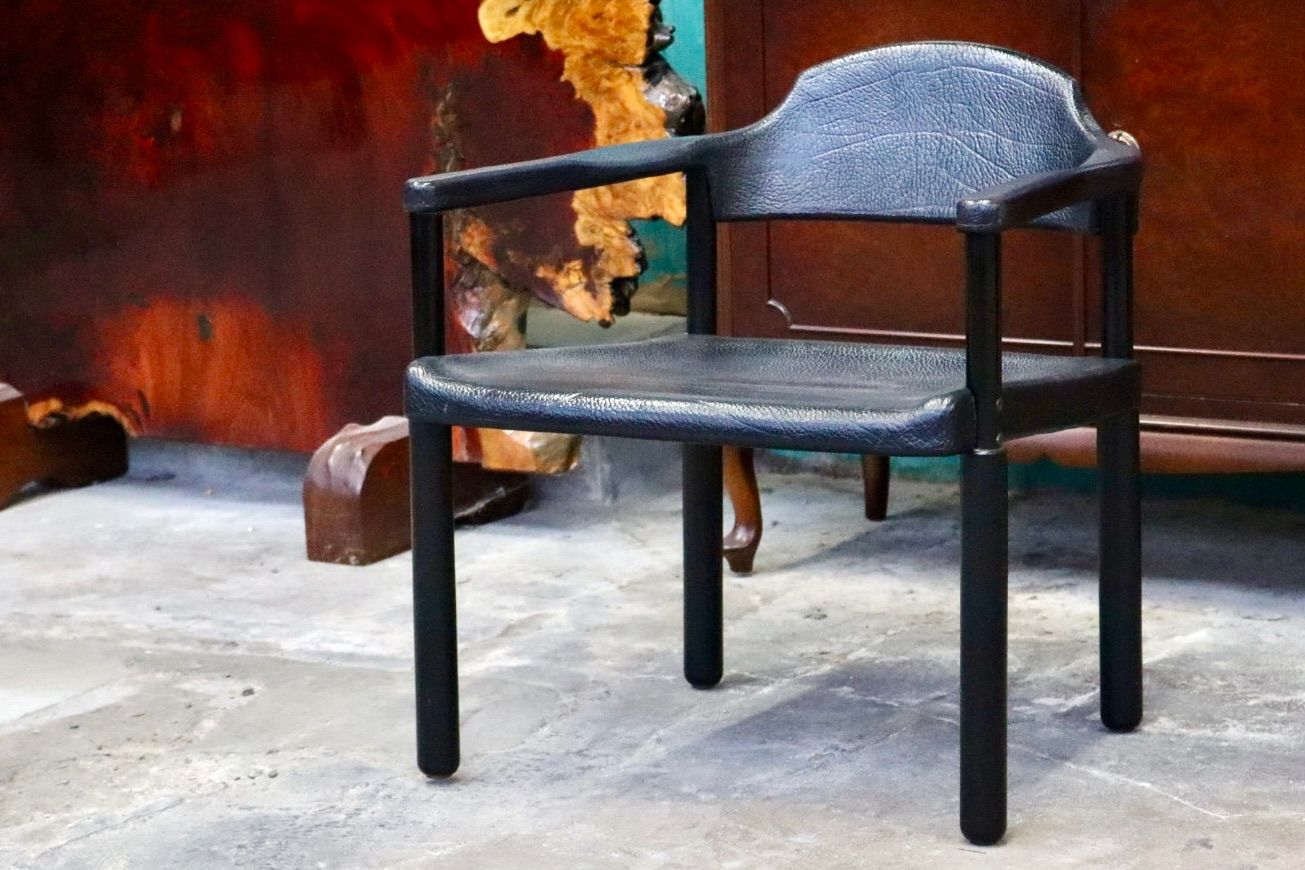 GMIS471I○レオナルド アームチェア ブラック スイス デザイナーズ家具