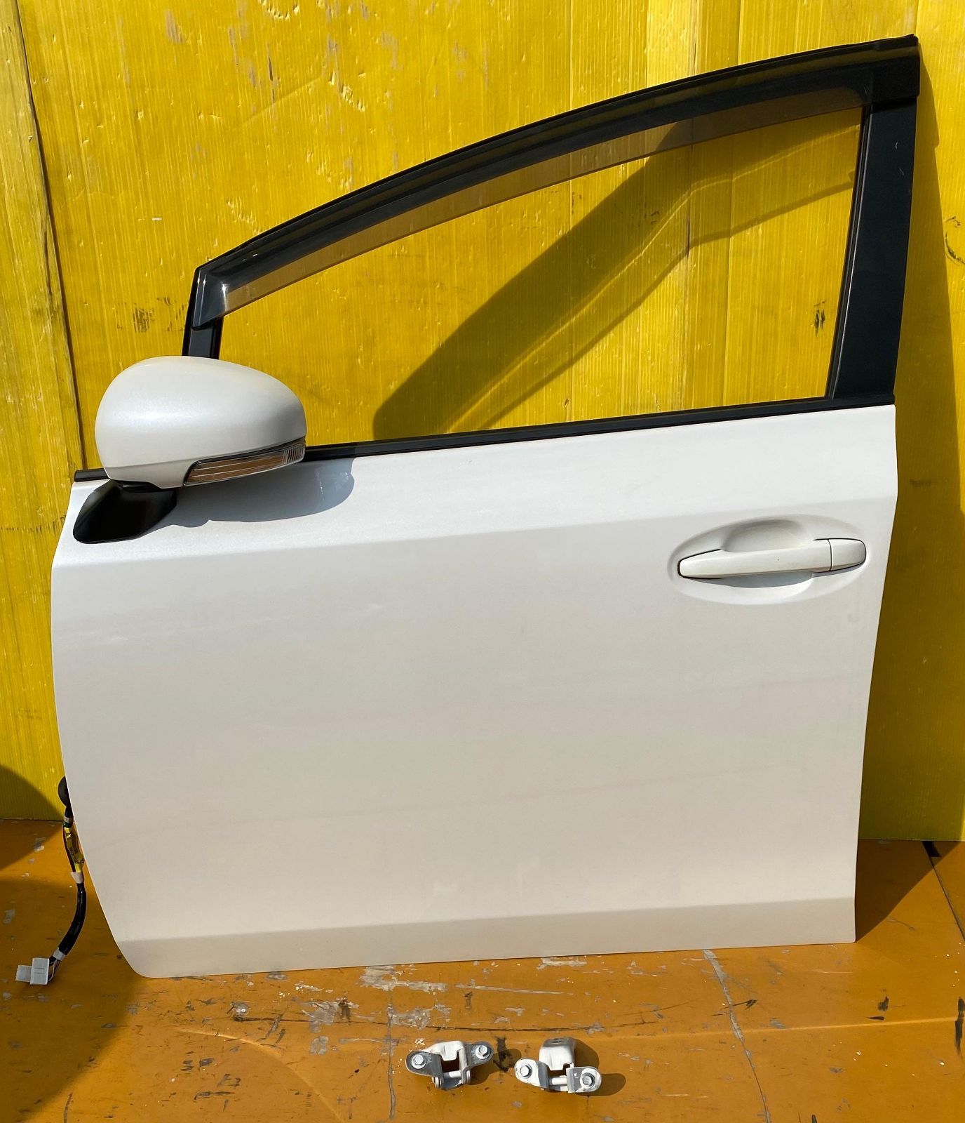 ZT-6033] ☆着払い/引き取り☆ 純正トヨタ プリウスα ZVW41 H24年式 色