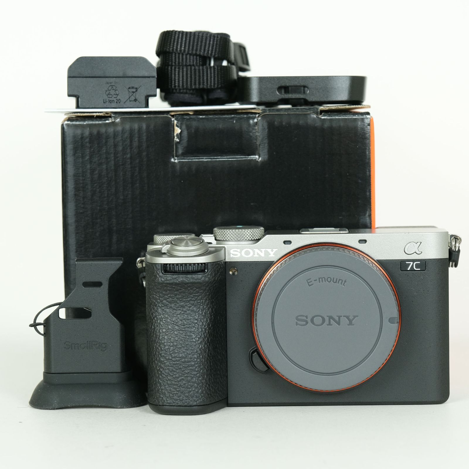 美品 | シャッター数5,580回｜バッテリー2個・ボトムプレート付] SONY